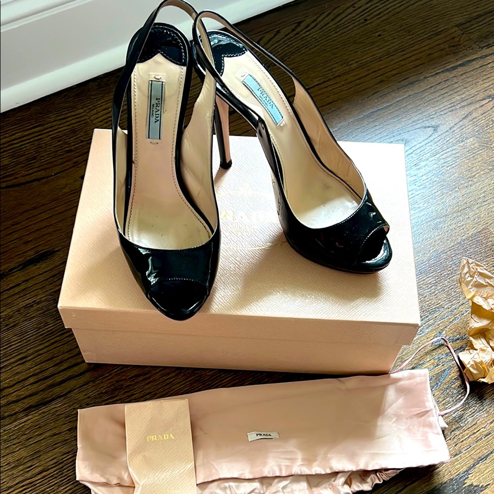 Authentic Prada calzature donna black patent leather sling back heels size 39.5